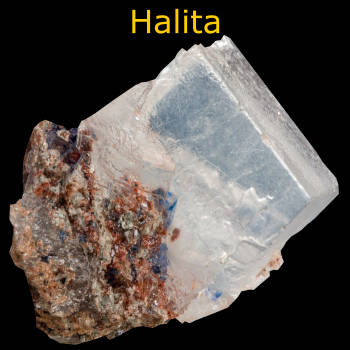 Piedra de sal de roca de halita cristalina aislada
